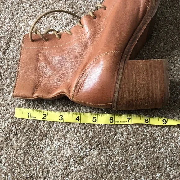 Frye Lace Up Tan Leather Boots women’s Sz 8 - Picture 14 of 14